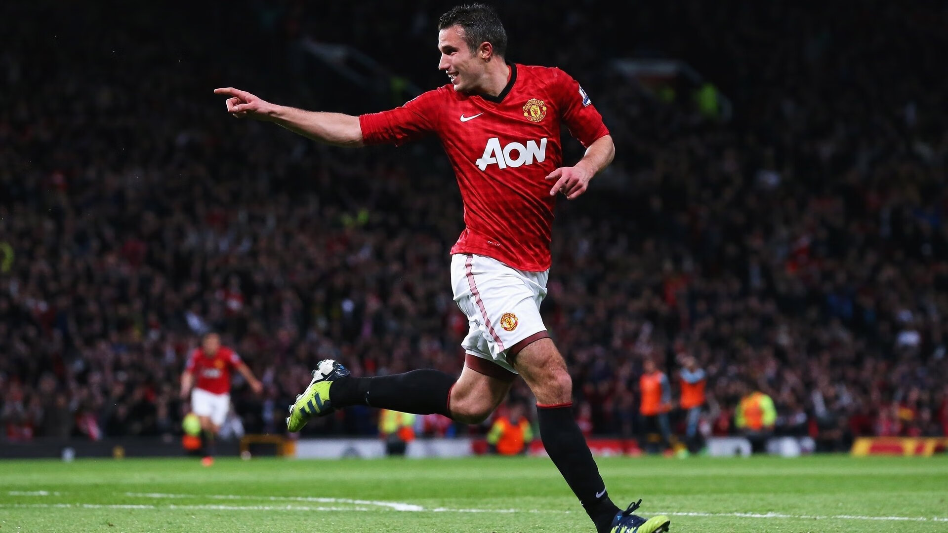 熊猫体育-德甲争冠战与苏格兰血拼AC米兰，绿茵场上的宿命对决