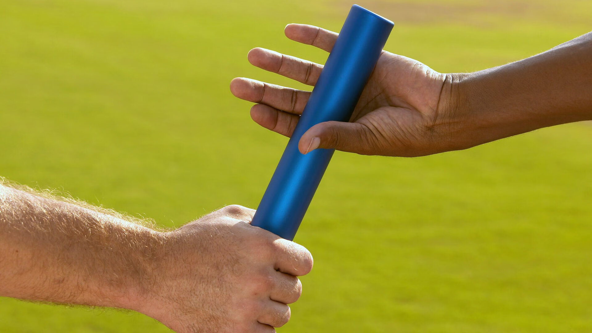 威廉姆斯绝杀红牛二队，汉密尔顿状态火热预示F1赛季新格局